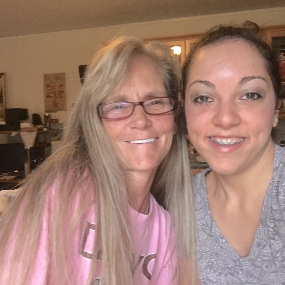 Meet your Poshers, Jessie & Kimbo
